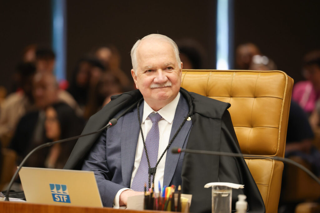 Fachin vota contra marco temporal em julgamento do STF sobre terras indígenas
