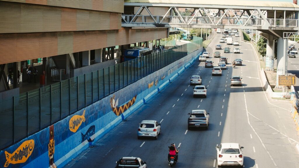 Mural de 200 metros reúne referências indígenas da Bahia e do Pará em Salvador